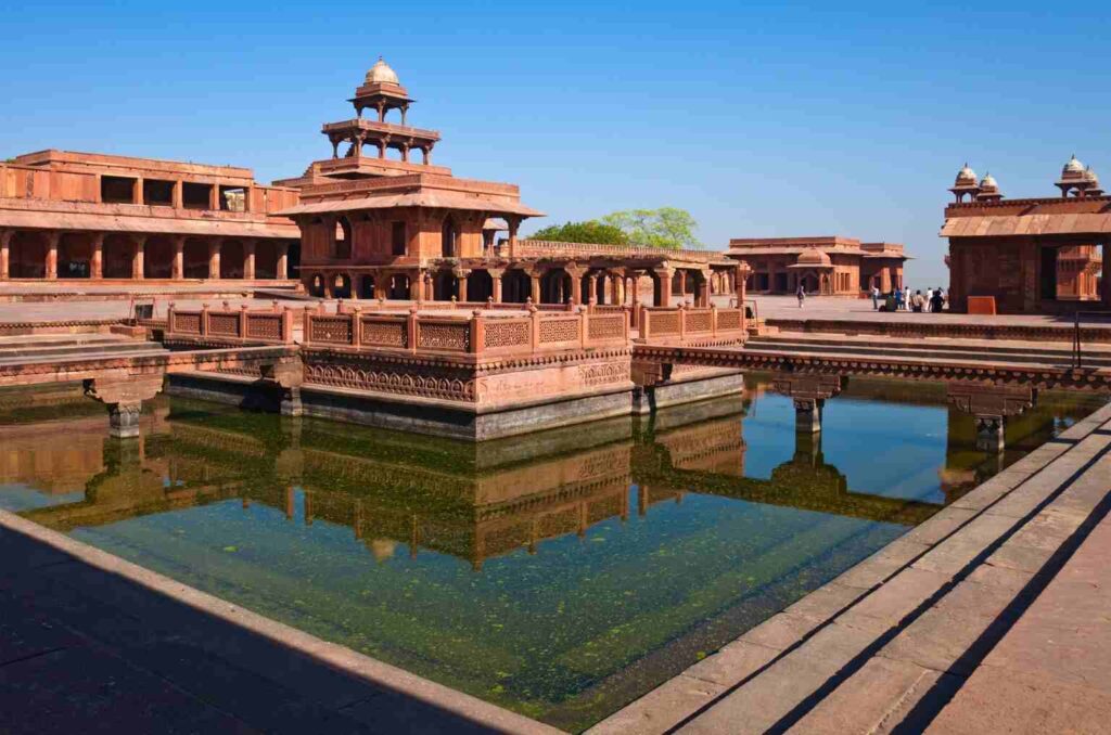Fatehpur Sikri Mughal architecture courtyard