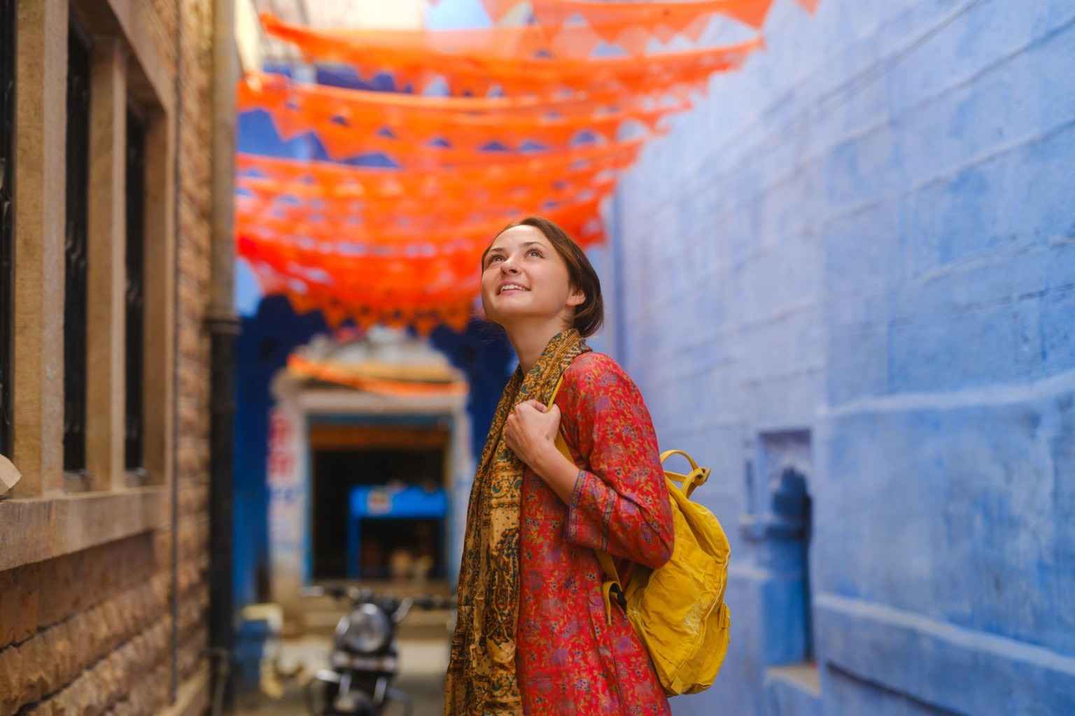 solo female traveller exploring India local culture